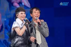 Lt → chinese, chinese (cantonese) → jacky cheung → 她来听我的演唱会 → english. é«˜é›„å ´è©¹çˆ¸çˆ¸åƒ…ç»è²å°åŒ—å ´å»é©šå–œç¾èº«è©¹é›…é›¯åŠæ»¿å ´è§€çœ¾æ„Ÿå‹•è¬