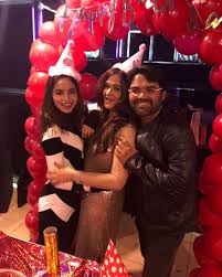 Famous Actress Humaira Bano Celebrating Her Birthday With Friends Family Daily Infotech Actresses Celebrities Famous