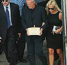 See more ideas about versace, gianni versace, fashion. Modegott Gianni Versace Bilder Fotos Welt