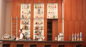 Hier findest du alle adressen der deutsche bank geschäfte in hamburg und umgebung auf meinprospekt. Die Bank Bar In Hamburg