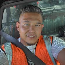 Aaron Hulst's Instagram, Twitter & Facebook