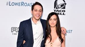 Page six reports that pete davidson is spending time with actress phoebe dynevor in both new york. Snl S Pete Davidson Credits Girlfriend Cazzie David For His Sobriety
