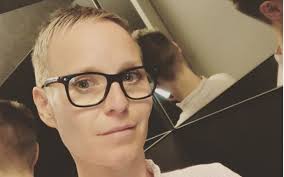 G c b7 b7 ik wist niet meer wat wel, wat niet, ik was totaal van streek. Actrice Free Souffriau Doet Opmerkelijke Uitspraak Over Gert Verhulst Hij Beschouwt Ons Als Zijn Kippetjes Nieuws365