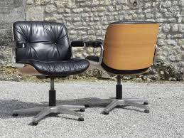 Spécialiste en mobilier de design danois, scandinave, suédois découvrez et enregistrez des idées à propos de fauteuil scandinave sur pinterest, le catalogue d'idées. Fauteuil Martin Stoll Lounge Chair Charles Eames Ameublement Charente Leboncoin Fr Ameublement Fauteuil Scandinave Chaise Bureau