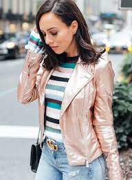 Adding Shine In Metallic Jackets For Fall 2017 Fashion Trends Gold Jacket Outfit Rose Gold Jacket Rose Gold Fashion