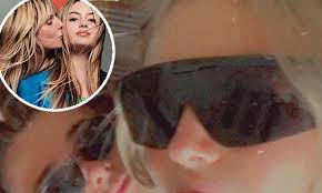 The young american was born in california, is 18 years old, and plays ice hockey for the los angeles junior kings. Heidi Klum S Model Daughter Leni 16 Exchanges Valentine S Day I Love You Messages With Boyfriend Daily Mail Online