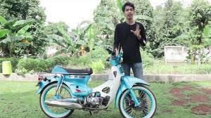 Tampilannya pun bisa dibilang jadul layaknya tape zaman dulu. Motor Jadul Honda C70 Ini Disulap Jadi Bermesin 2 Silinder Otomotif Liputan6 Com