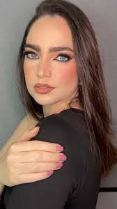 Beleza construída nos detalhes.✨, Pele impecável, olhar marcante e  acabamento que valoriza cada traço. Maquiagem profissional pensada para  realçar o melhor de cada cliente., Transformando referências ...