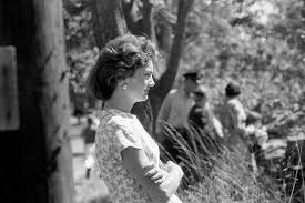 Jackie Kennedy By Toni Frissell 1957 By Trialsanderrors Via Flickr Jackie Kennedy Jacqueline Kennedy Onassis Jacqueline Kennedy