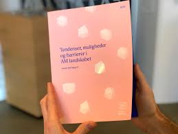 Der er meget at se og meget lidt tid til at gøre noget under en total solformørkelse. Skru Ned Solformorkelse Afskaffet Danish Am Hub Kobenhavn Boksning Stavelse Dissipation