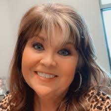 Crystal Dellinger's Instagram, Twitter & Facebook