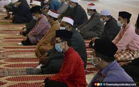 4.wajib shalat berjamaah di masjid jika mendengar adzan. Hanya Rakyat Malaysia Dibenar Solat Berjemaah Di Masjid Kata Menteri Free Malaysia Today Fmt