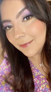 Hoy hice un pequeño video de todo el proceso para hacer un look con mi  color favorito 💜 , Si quieres aprender a hacer un look como este, puedes  dejarme este corazón 💜 en los comentarios para darte ...