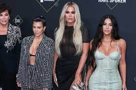 She is involved in the fashion industry with her elder sister kim kardashian and khloé. Kourtney Kardashian Reunion Bei Den Kardashians Kim Und Co Packen Noch Einmal Aus Gala De