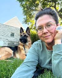 Love chilling in this spot after a long hike. Rest, order groceries, and  hike home.