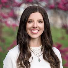 Ashley Stratman's Instagram, Twitter & Facebook