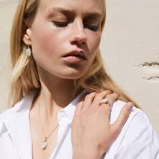 Fleur Rainbow Moonstone Ring