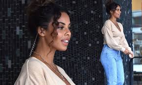 Rochelle humes' lookalike sister sophie piper is in 'advanced talks' to appear on the debut winter. Rochelle Humes Returns To Work At Itv As Her Lookalike Sister Sophie Piper Joins Winter Love Island Daily Mail Online