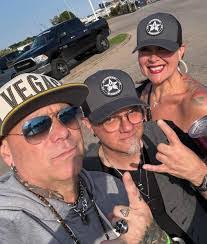 Jeff Archambault's Instagram, Twitter & Facebook