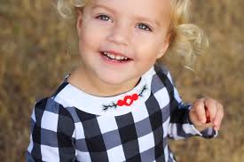 Check out this awesome hand embroidery I just stumbled across!  😍😲😍😲😍😲😍🤯😍