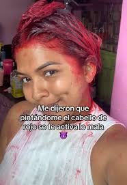 Cabello Rojo: ¡Despierta tu Lado Malo! 🌹