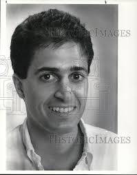 1984 Press Photo Dir Tom Riccio with bandage from wasp sting