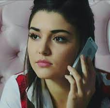 Pin By Maham Shabir On صور سيلين Hande Ercel Turkish Beauty Beautiful Celebrities