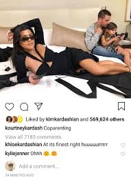 Kris jenner may be the matriarch of the kardashian clan, but kourtney keeps her own lil family together. Welcome To Sunny Ehigiator S Blog Co Parenting At Its Finest Kourtney Kardashian Scott Disick And Their Daughter Share A Bed