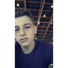 Hej, hej, hej! Mała! Ciągle zabijam emocje, gdybym tatuował łzy jak Baka  Płakałbym do kostek Mała!