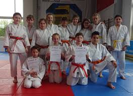 Cinq après sa défaite en finale des jeux de rio face à sa rivale slovène tina trstenjak, la française a pris une éclatante revanche, mardi à tokyo, pour devenir championne olympique pour la première. Jugend Trainiert Judo Rosenstein Gymnasium Heubach