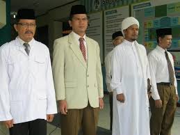 Vlad menjadi pahlawan super bertopeng dan membantu teman. Peringatan Hari Pahlawan Situs Resmi Sd Islam Al Azhar 14 Semarang