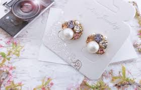 パールビジューピアス 1 000 メルカリ スマホでかんたん フリマアプリ in 2021 pearl earrings jewelry earrings