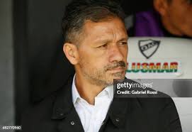 26 Coach Nelson Vivas Photos & High Res Pictures