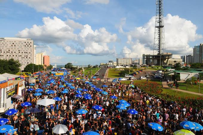 Resultado de imagem para Carnaval de Brasília: alegria e incentivo à economia local"