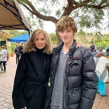 He is an american by nationality and belongs to dutch, english and italian descent. American Actor Vincent Van Patten Current Wife Is Eileen Davidson Previously Married To Betsy Russell