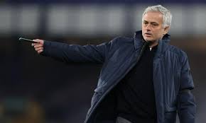 El tottenham ha hecho oficial la destitución de josé mourinho. 9zsot5a5j9jnom