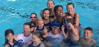 Mimosa Dolphins cruise past Chateau Country Club