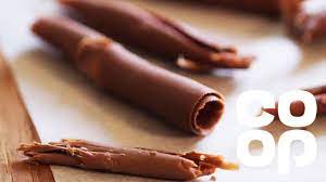 Start by putting 1/2 cup of your favorite when i'm first starting to test the chocolate to see if it's the right consistency for curling, i test just a teeny little corner of the chocolate puddle to see how the consistency is. How To Make Chocolate Curls Youtube