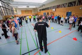 الشرطة اليابانية تعثر على رباع أوغندي هرب للبحث عن عمل Sport Thieme Akademie Das Beste Aus Theorie Praxis