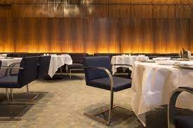 Quelle Ad Magazin De The Grill Room In The Four Season Restaurant Nyc Philip Johnson Mies Van Seasons Restaurant Philip Johnson Restaurant Furniture