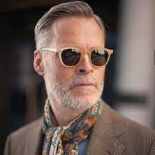 40 Hairstyles For Men In Their 40s In 2021 Mens Hairstyles Hair Styles Light Curls