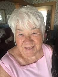 Leah Stanton's Instagram, Twitter & Facebook