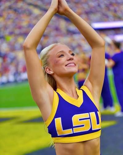 HANDS UP🙌 if you're ready to cheer on the TIGERS this Saturday as they  take on South Carolina! See you in📍Columbia, Tiger fans!💜🐯  #geauxtigers🐯 #purpleandgold #lsucheer