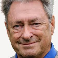 Snickers Peanut Brownie Squares Will Hit Stores in 2021