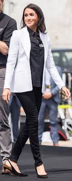 Meghan markle rocks double denim like a pro as she makes poignant new appearance. Mother Denim Looker Skinny Jeans In Not Guilty Black Meghan Markle S Pants Meghan S Fashion
