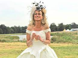 Britain's prime minister, boris johnson, and carrie johnson pose for a photo at 10 downing street. Boris Johnson S First Wife S Pal Still Scared 30 Years After He Threatened Her Mirror Online