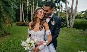 Having been raised under the mantra follow your dreams and being told they were special, they tend to be confident and tolerant of difference. Casamento Ao Ar Livre Isadora Pompeo E Thiago Maia