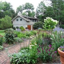 Garden galore simple landscaping ideas. 75 Beautiful Small Front Yard Landscaping Pictures Ideas July 2021 Houzz