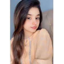 I'm 19 || From Pakistan 🇵🇰📍 And you?? Online typing
