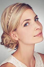 Lange Haare Im Trend Bezaubernde Frisuren Fur Die Mahne Lange Haare Dirndl Frisuren Kurze Haare Frisuren Kurze Haare Naturlocken